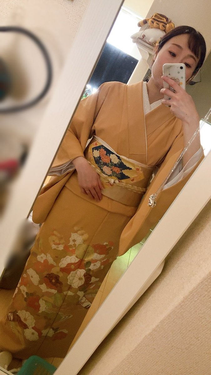 happyup512's tweet photo. 5日に義弟の結婚式に参列しました

まだお会いしたことがなかったので
新郎新婦どちらも初めましてのお式

義理のきょうだいが5人も増えてワクワクです

今回初めてのフォーマル自装

着物・帯・帯揚げ：三喜屋
半衿：いただきもの
帯締め：実家にあったやつ

半襦袢は長さ調整できるようにしてやった https://t.co/OpYiA5Luoa