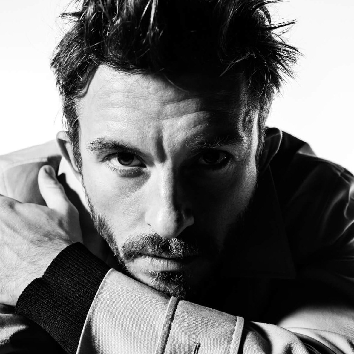 Jonathan Bailey Brasil tweet media