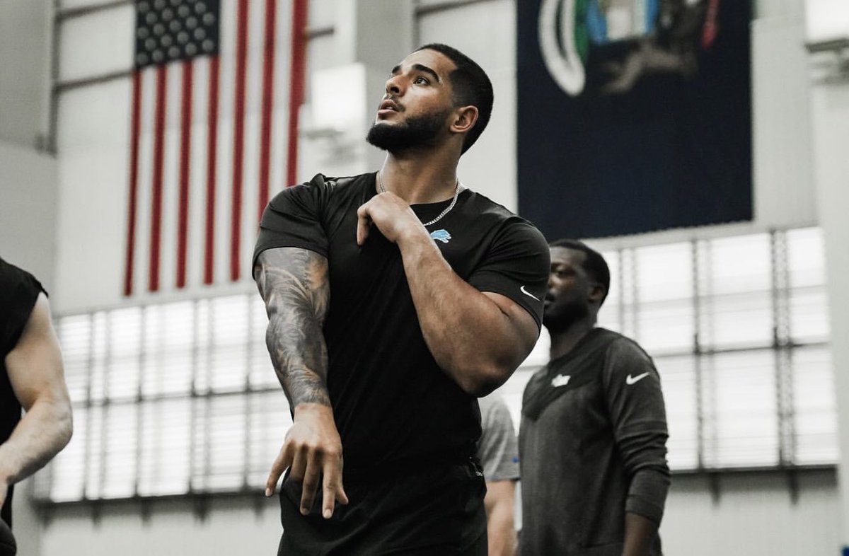 Daily NFL Players tweet media