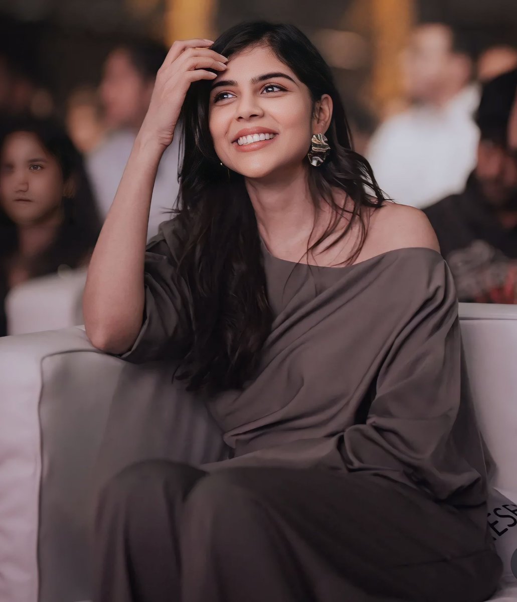 tnzleditz's tweet photo. Her smile is the sweetest melody ever sung, and her presence? Pure poetry 🎶🤎
@kalyanipriyan
 #KalyaniPriyadarshan 🫣♥️😁 https://t.co/6Zy9Ab9zNc