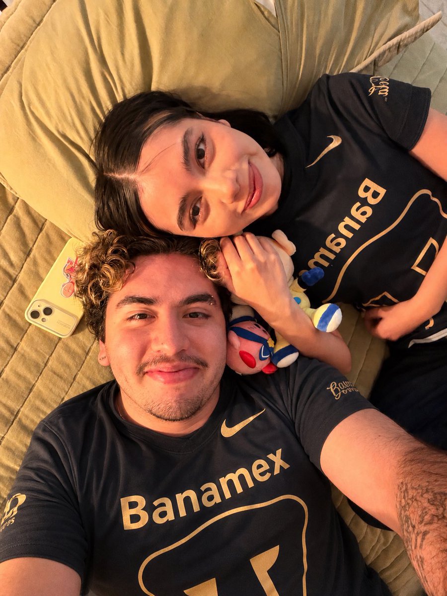 pinedarka's tweet photo. #MasQueUnPartido @TUDNMEX 
Disfrutando de este domingo de día de las madres. Esperando a nuestro primer bebé: Goyo. 💙 https://t.co/dS4lvMko2P