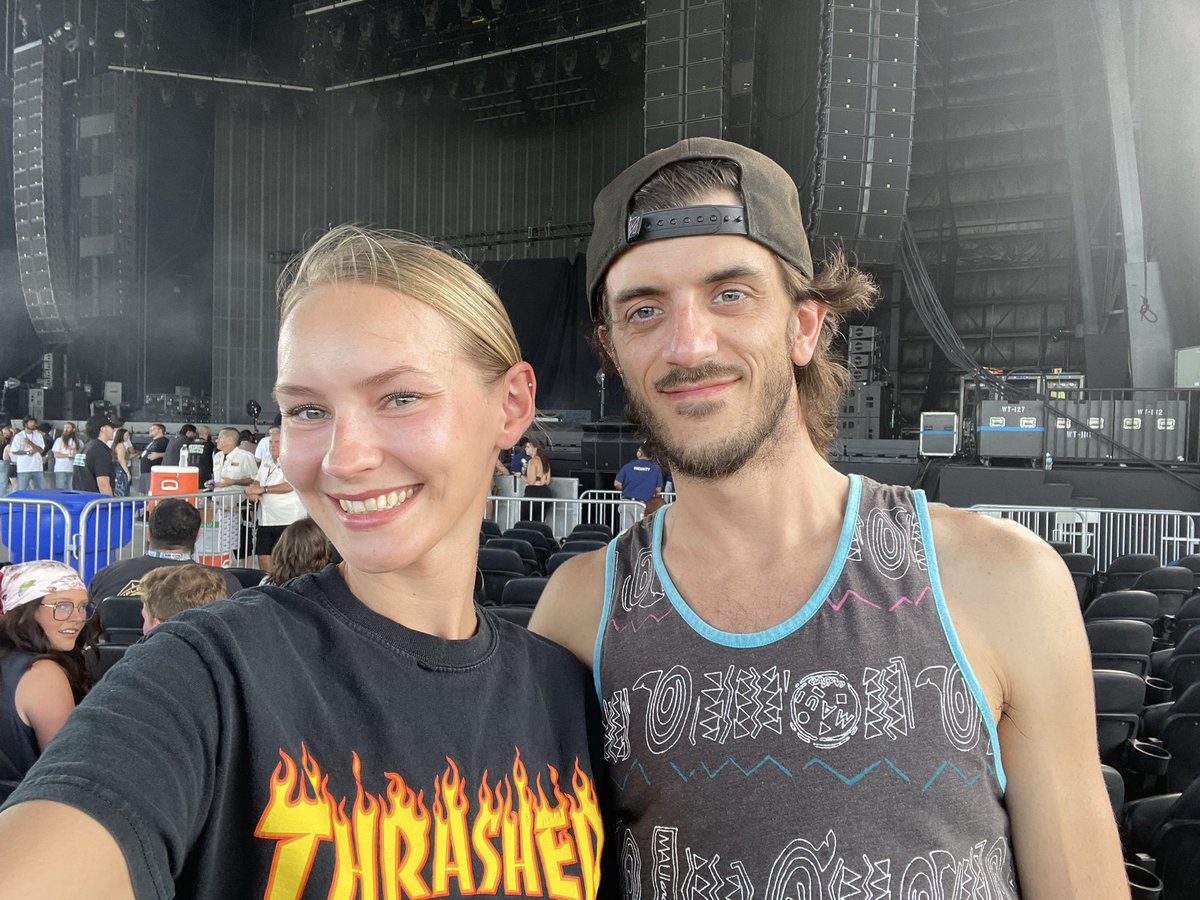 asilvers15's tweet photo. It was an absolute blessing to see @KiDCuDi &amp;  @kingchip LIVE‼️‼️
Walked in and a security guard UPGRADED our lawn seats for free 🙌🏼🙌🏼 what a GODSEND TO BE 50 feet from two of my favorite artists EVER #44108 #datKidfromCleveland https://t.co/PN6AP1pmfI