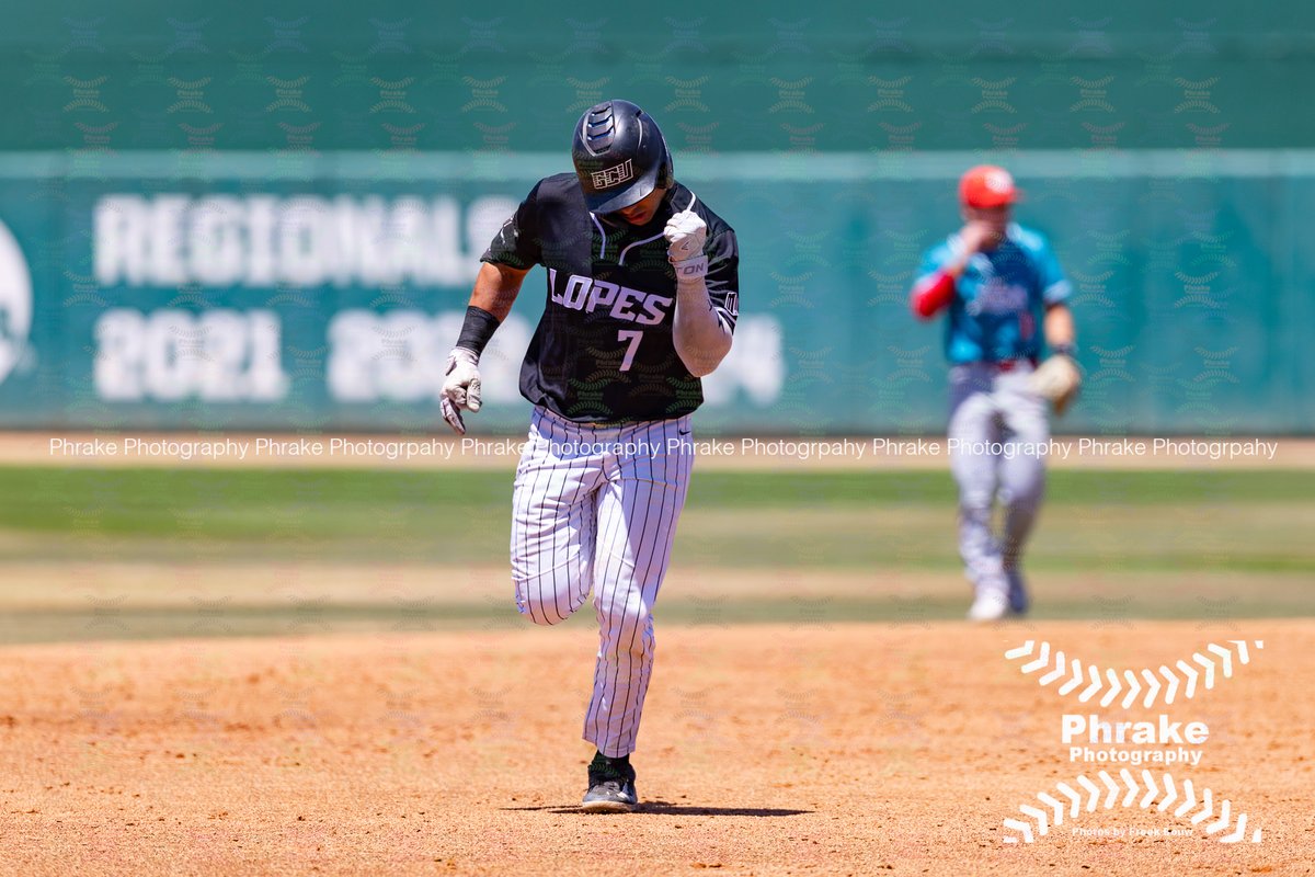 phrakephoto's tweet photo. 3 for 5 with HR and 2B 1R 2RBI for Trevor Schmidt (7) 1B  Grand Canyon Antelopes Jr.
@trevschmidt1236
@SC_Renegades
@ServiteFriarsBB
#lopesup #gcubaseball #gculopes
@GCU_Baseball https://t.co/BcxNcjIeuN