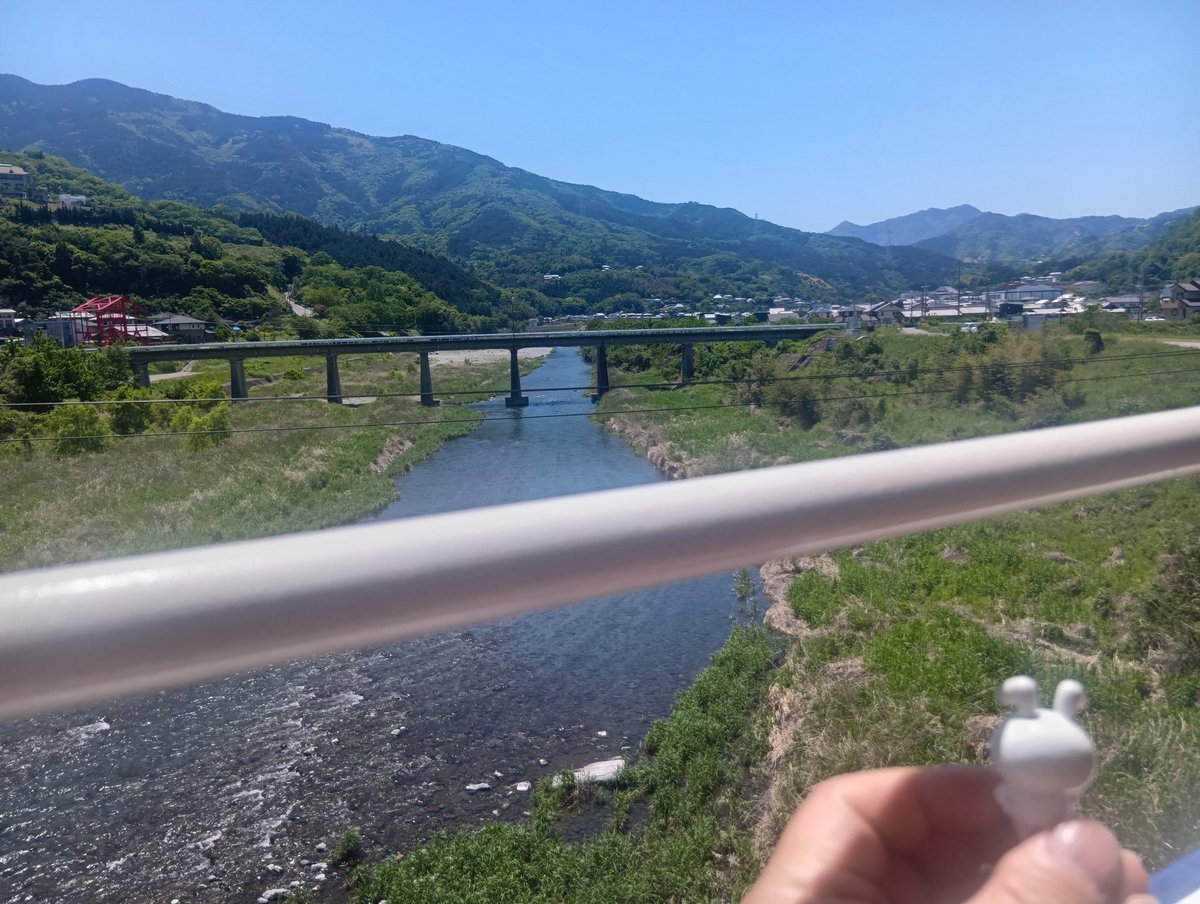 JASNGK2000's tweet photo. 翌日、往復共に藍よしのがわトロッコに乗車。
3日前迄に予約の徳島うまいんじょ弁当🍱食べて沿線の人に手を振り、夜はひょうたん島ナイトクルーズに。
まぁまぁ良かった🙂

夜飯はまた徳島ラーメンを🍜 https://t.co/ETJDhhPwla