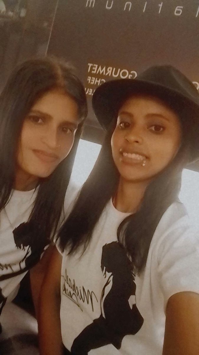 Feliz dia das mães pra todas as mães da Tl em especial a minha que além de ser minha amiga é a minha companheira de aventuras , sempre abraça as minhas loucuras e está comigo em todos os momentos amo muito obrigada por existir 🥹🌹🥰🥰