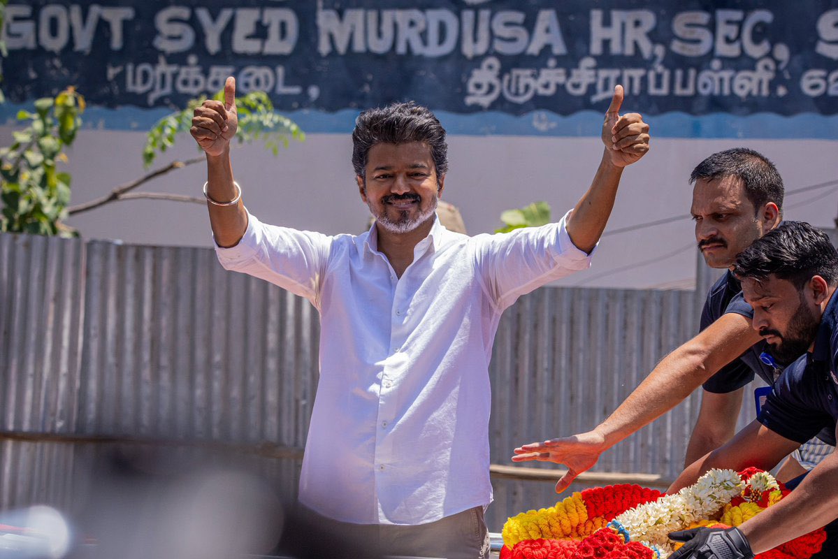 Karthik tweet media