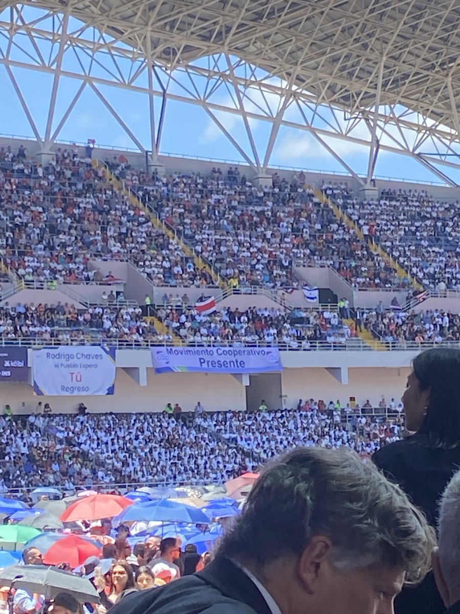 AusEmbMex's tweet photo. Representing Australia at the inauguration of President Fernandez in San Jose this week. I was pleased to see Foreign Minister Tovar and congratulated him again on Costa Rica’s accession to the CPTPP. 🇦🇺 🇨🇷 https://t.co/qIJQUualGW