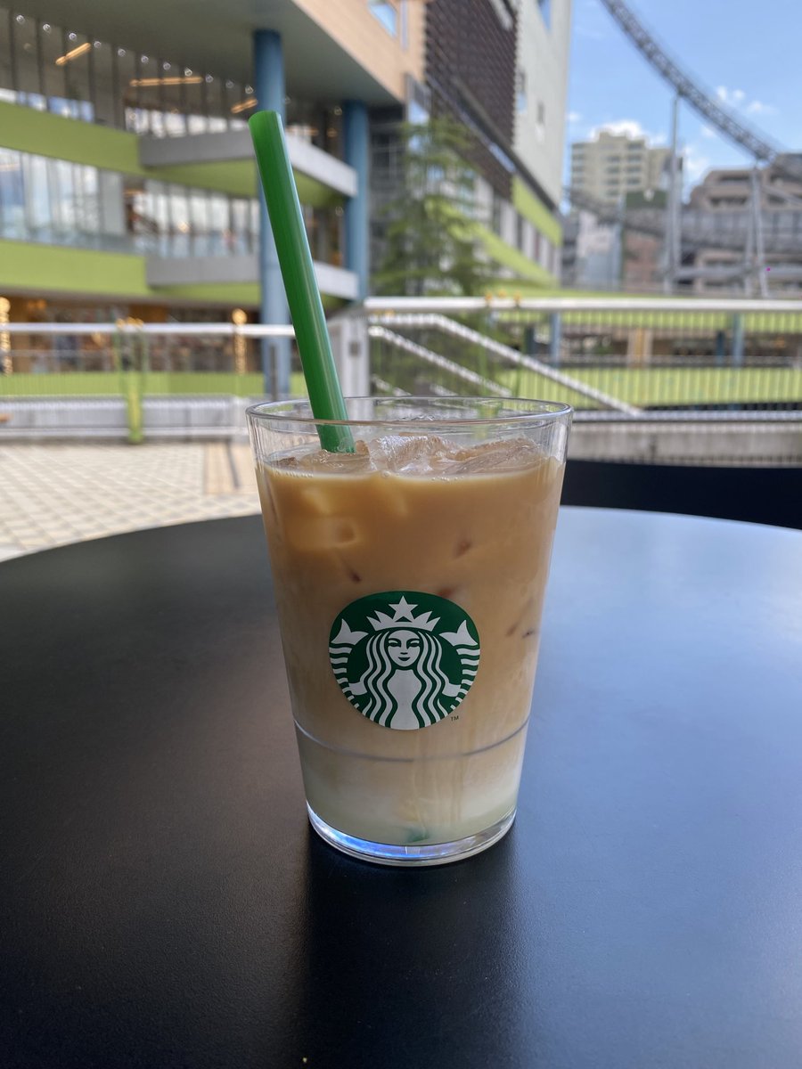 76swich's tweet photo. iPhoneケース買いに来たらまだオープンしてなかった😂

早く会社出過ぎた😅

なのでスタバで休憩ちょうど良い😍

今日はほうじ茶&amp;クラシックラテ💕

甘さ控えめでとっても美味しい😋

天気も良いし気持ち良いねー✨🍀

毎日小さな幸せ見つけよう❤️ https://t.co/Wc6Yy5Voqd