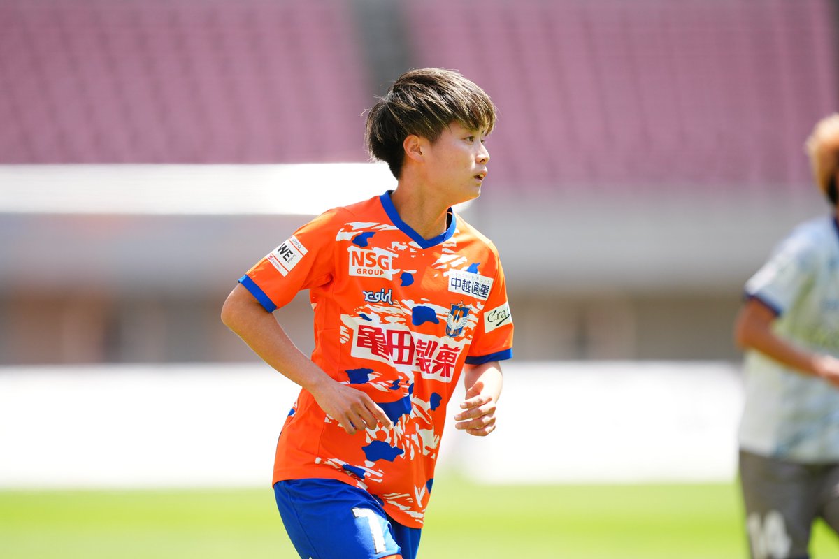 園田瑞貴 選手が 優秀選手賞を受賞🧡💙 ＼ 本日、WEリーグより12