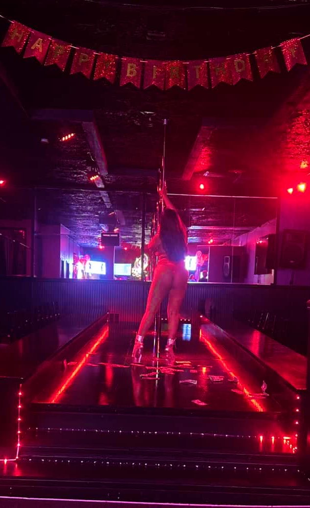 valeswrldd's tweet photo. had a great birthday thankful to everyone who showed love💕💋 https://t.co/fBLIXtnxas