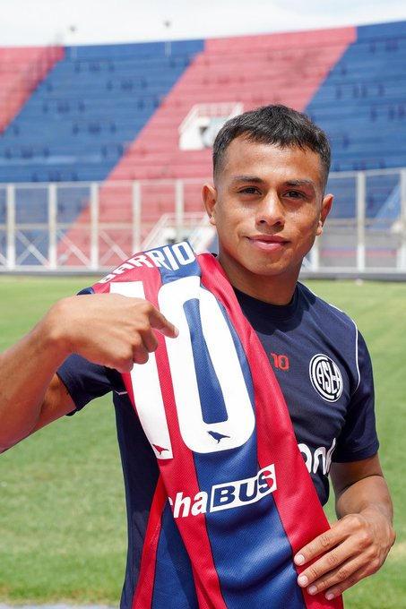 Eliguanaa💙♥️ tweet media