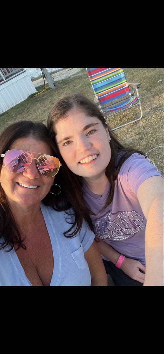 Nikkilynn81989's tweet photo. You are my biggest rock, biggest supporter, and the funniest, most caring, most patient, most loving, and best mom in the world! I’m so grateful God chose you to be my mom. I love you more than anything to the moon and back! Happy Mother’s Day Mom and grandma in heaven!♥️🌸🌺🥰😘 https://t.co/ywYo8ZceIp