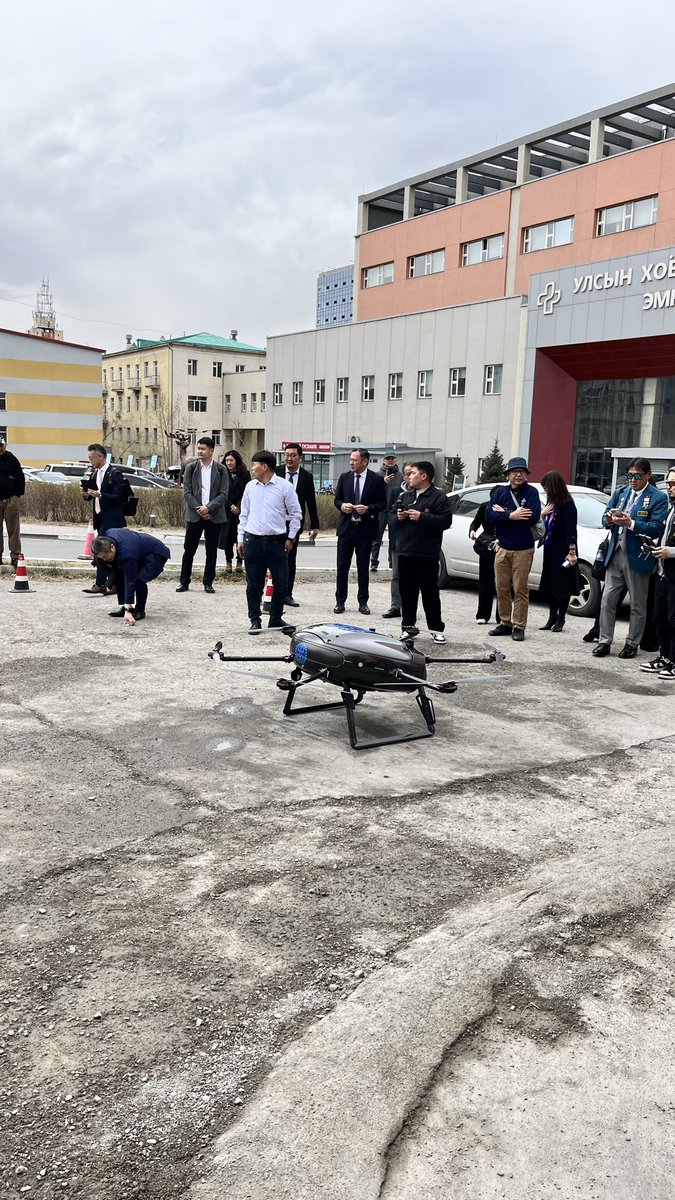 hotcake_masa's tweet photo. 貴重な機会をいただき、国際支援活動のツアーでモンゴルへ🇲🇳

学校や病院などを訪問し、社会課題や人のつながりについて、たくさんの学びがありました

ご一緒させていただいた皆さま、大変お世話になりました！
ありがとうございました

ウォッカ飲み過ぎですって。。 https://t.co/0D4rGqygIy