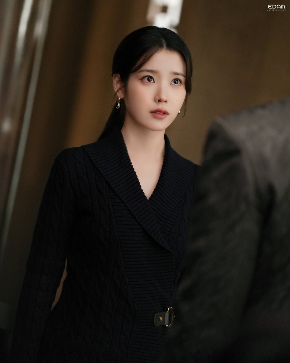 아이유(IU) tweet media