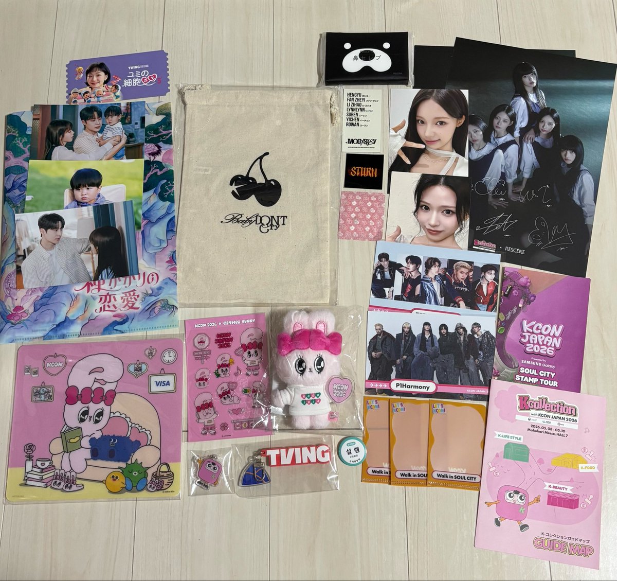 BBMikitty's tweet photo. KCON 2026 5/8 DAY① 戦利品✨

毎年恒例のオリヤン🫒
ギフト🎁の引き良かったと思う💕

ブースはbibigo行きたかったけどタイパが悪すぎるから諦め😢
ちょい並びのところやアーティストブース重点的に攻めて効率的に回れて大満足👍

タイミングよくALD1と遭遇したらこれぞKCON❣️な楽しみ方ができた😊 https://t.co/T4xzInf5DQ