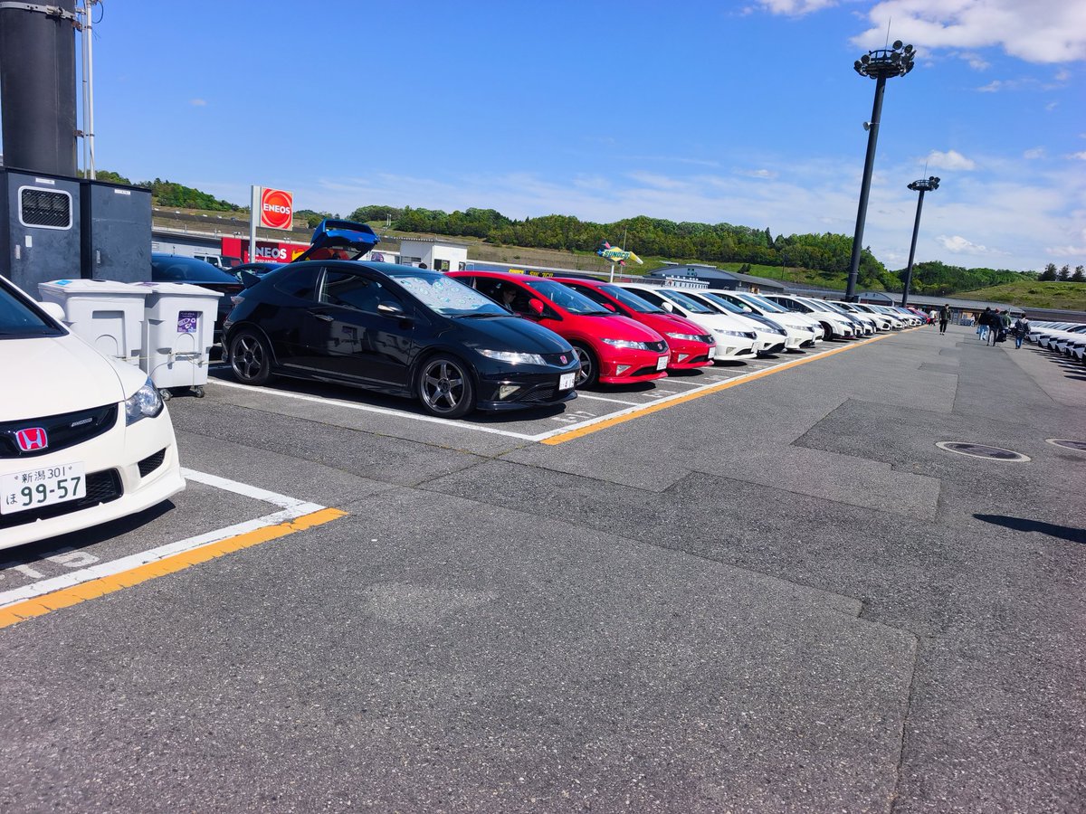 こばたく tweet media