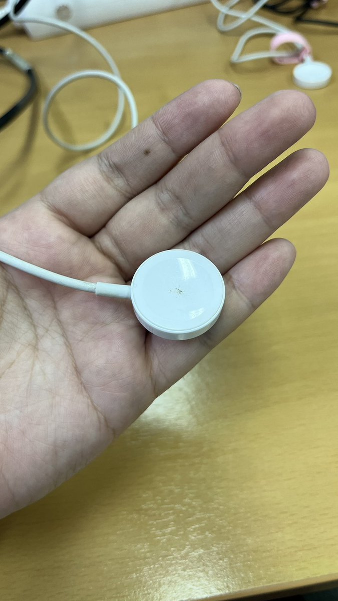 emmwllm's tweet photo. ⌚️ FOR SALE ⌚️
Apple Watch SE 40mm

✨ Mulus &amp; normal
✨ Touchscreen aman
✨ Charger included
✨ Cocok untuk daily use / olahraga / notif HP

💰 Start from Rp 2.000.000 FREE ONGKIR 
📍 Nego santai sampai jadi

#jualjam #zonauangㅤ #jualiwatch https://t.co/3WrCtQ1T1s
