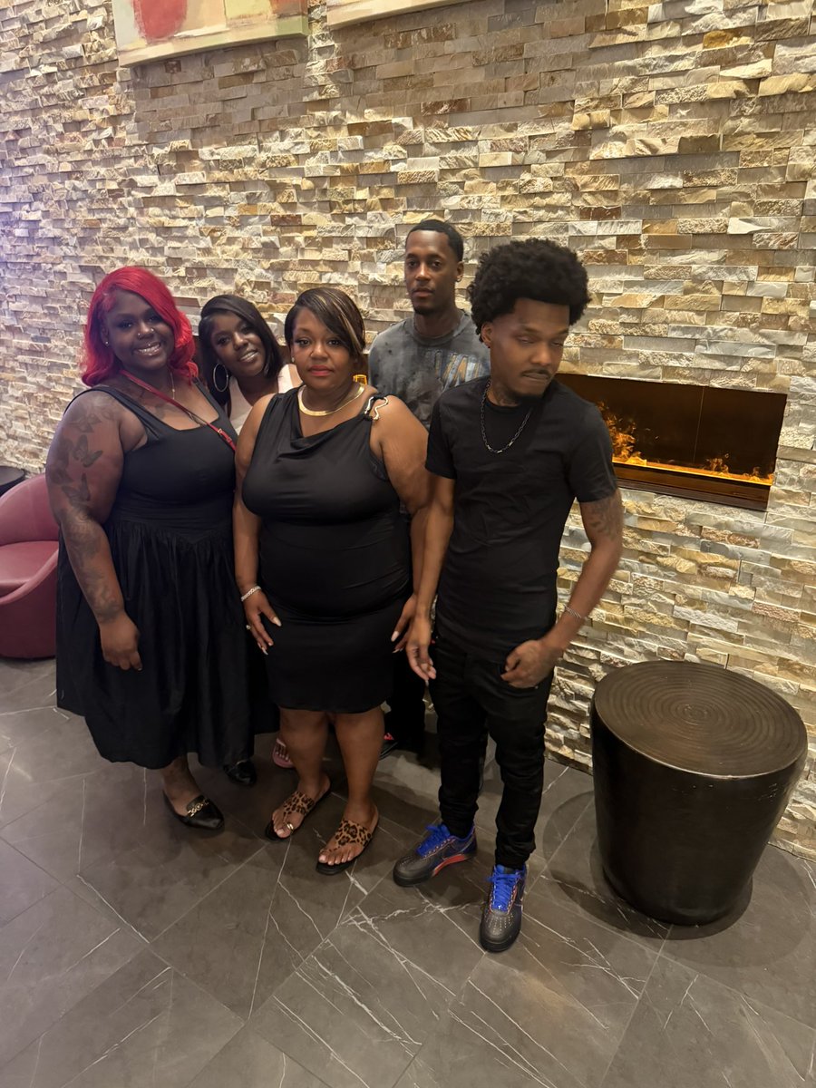 _Lil1One's tweet photo. Happy Mother’s Day mom https://t.co/dsAQ0yo8zO