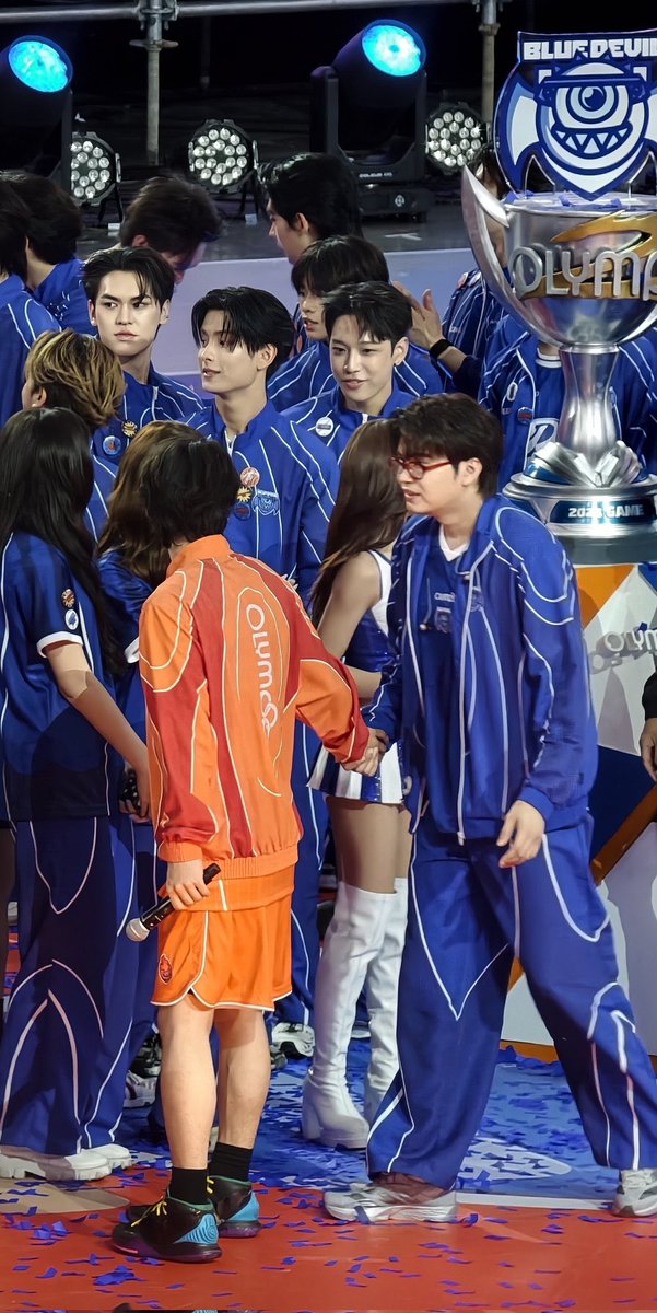 หมวยเล้ก ft.툥툥 tweet media