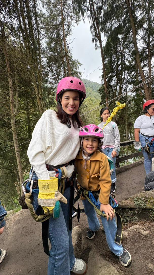 SanchezTGustavo's tweet photo. Hoy celebramos el motor que impulsa al mundo: el amor de una madre. Mi admiración y respeto para todas las mujeres valientes que, con ternura y firmeza, guían los pasos de sus hijos y construyen hogares llenos de luz. https://t.co/8Y1qeJSlqN
