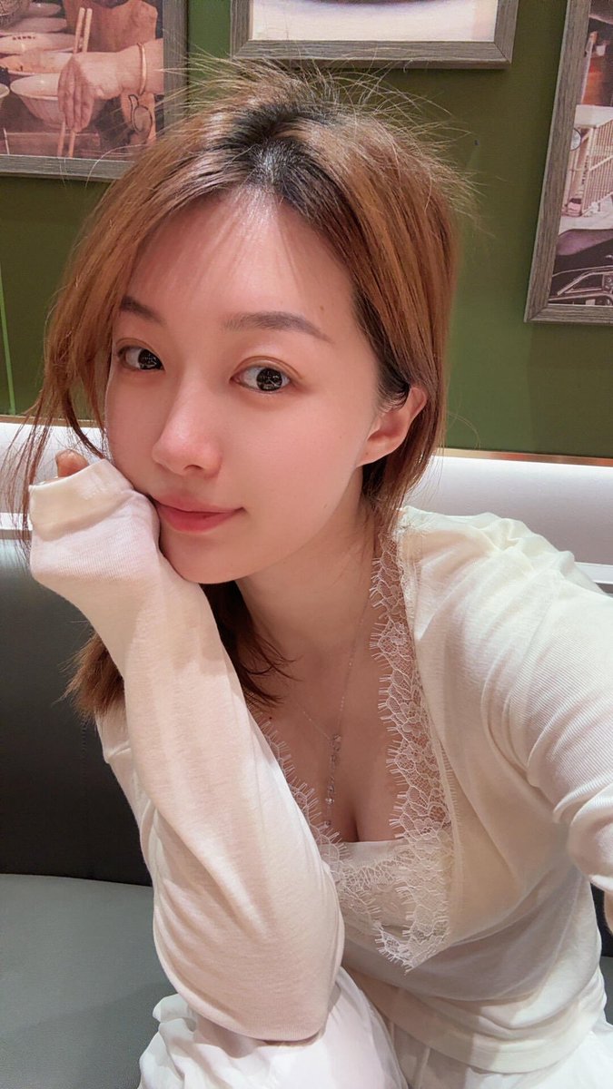 秀丽 tweet media