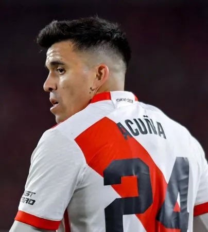 tutesarquis1's tweet photo. Hace 2 meses te aseguraban que Acuña era un camarillero y que Quintero no quiere jugar sin Gallardo y le chupa un huevo River. Se cansaron de defenestrar a los 2 mejores jugadores del plantel.

La tienen bien adentro. Odian el buen futbol. Burros. Villeros de mierda. https://t.co/DcJ4547szd