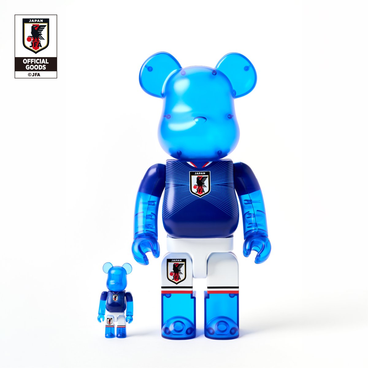 SoccerKingJP's tweet photo. 🇯🇵リリース🧸
BE@RBRICK「サッカー日本代表Ver.」100％ ＆ 400％発売決定…6月5日(金)より順次販売開始
https://t.co/hEvUXCujDC

🗣️編集部より
「プレミアムコレクターズアイテムとしての魅力はもちろん、サッカーファンにも訴求するデザインになっています」 https://t.co/7cKV8FbiMo
