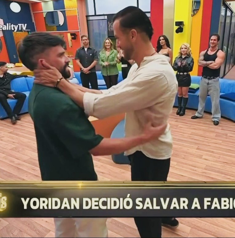 FanyFD7's tweet photo. Yoridan: “Tengo una deuda que saldar con una persona que a sido desde el día 1 un hermano que me a respaldado en todo”🥹🌎❤️

Awww..Amo a mis hombres🫶🏻
 #LCDLF6 https://t.co/VEUMOgswE1