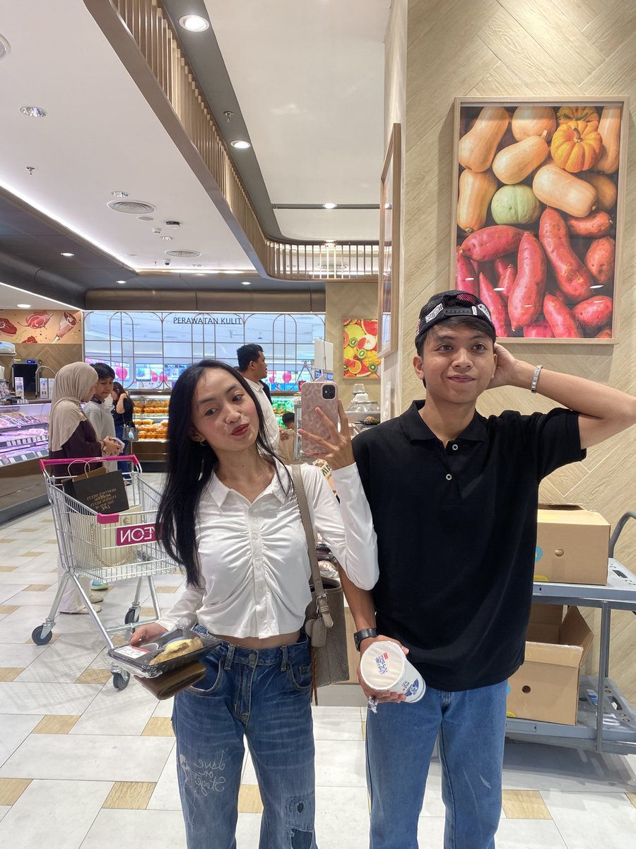 aaarahere's tweet photo. dp mall (lagi) https://t.co/SZ7JGUlGQ2