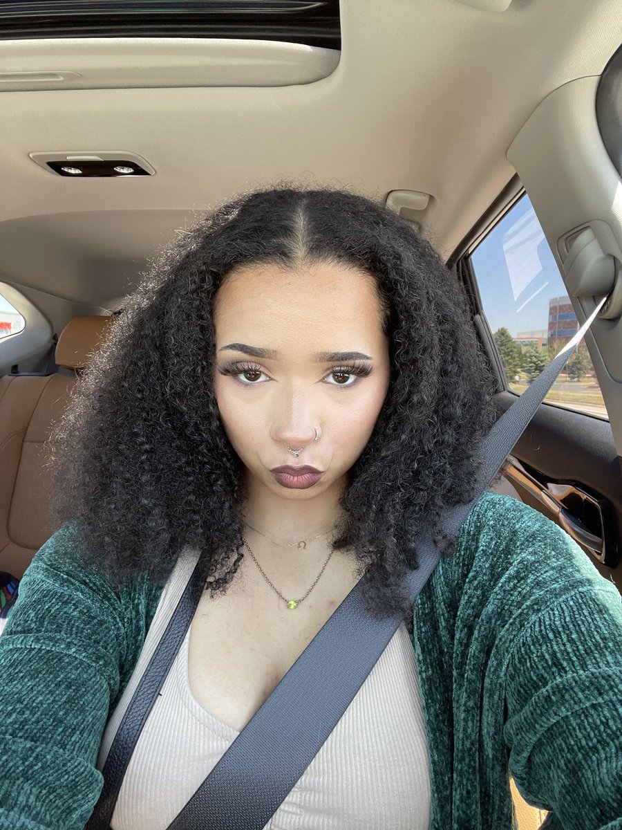 layla ♌︎ tweet media