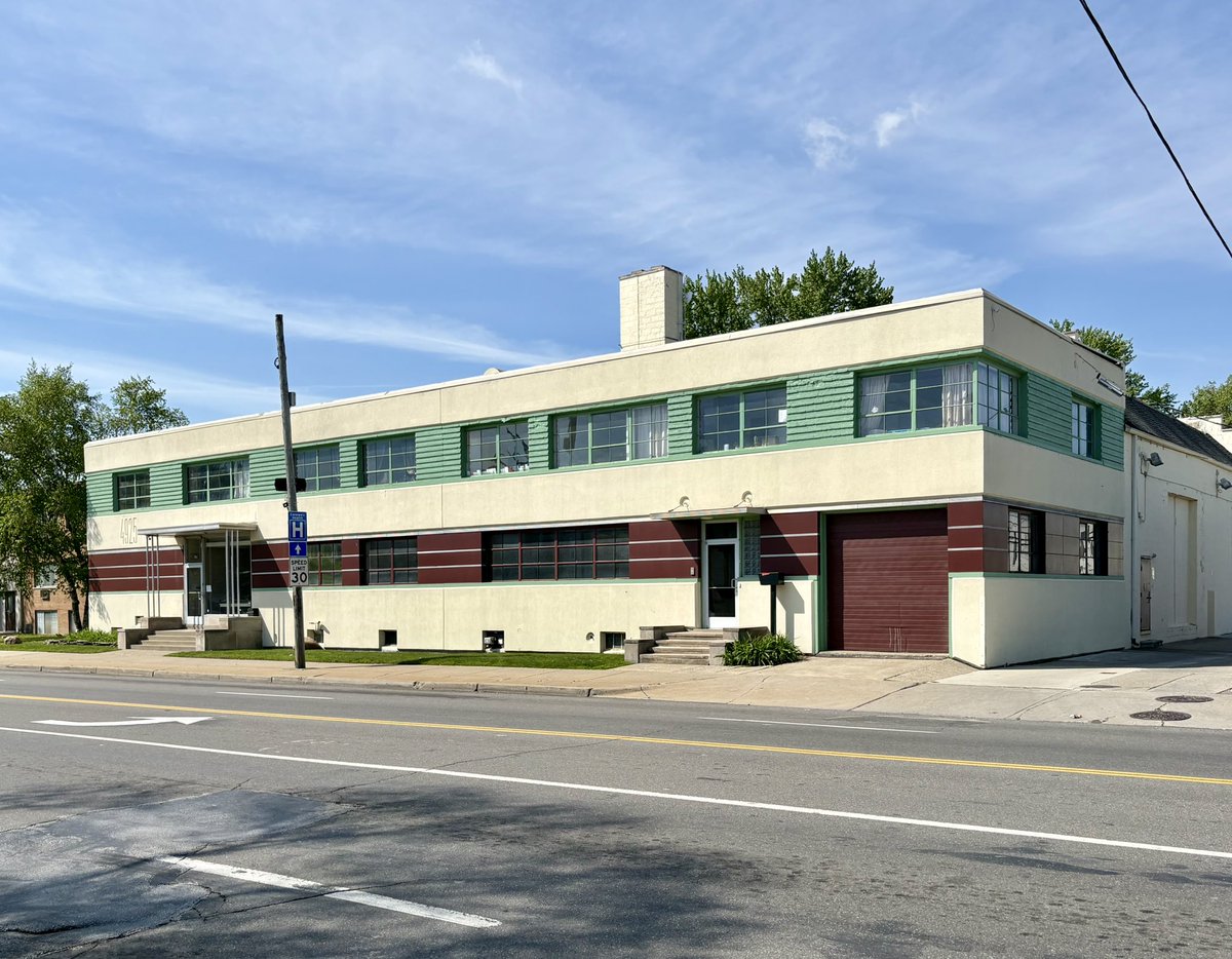 JoshLipnik's tweet photo. One of the best streamline moderne buildings in Detroit, built in 1937. Formerly home to Wilding Studios, a film production company, and still used as a recording and production studio. https://t.co/58kYSn7zTL