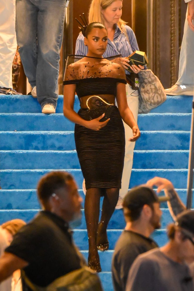 blckpnkpnthrss's tweet photo. devil wears prada 2 was lowkey underwhelming but her mug saved the entire movie for me #letterboxd #2stars https://t.co/z966G8hHm6
