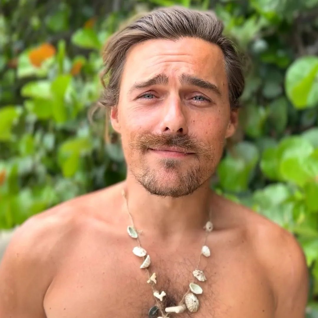 SplendorNatalie's tweet photo. QUIEN ES EL GUAPO DE ESTA EDICION ?
(RT) ÁLVAR DE LA QUADRA 🔄
(MG) JAIME ASTRAIN ❤️
#SV11M
#ConexiónHonduras10
#TIERRADENADIE10 https://t.co/JtSSCF7zAH