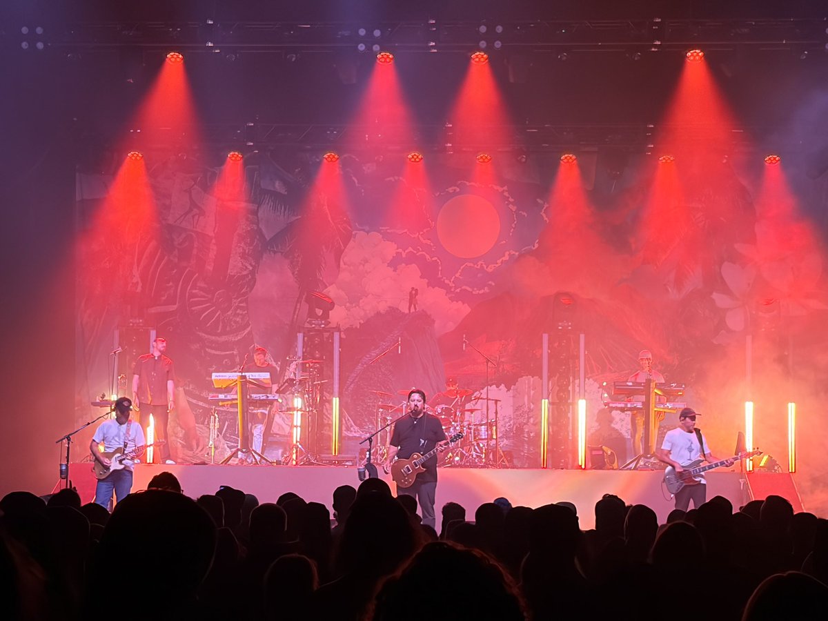 ImTheRizz's tweet photo. @NoLayingUp Love all of your golf content but special shout out for introducing me to Iration. Attending my first concert tonight and it's awesome. https://t.co/4z1MVe91Ab