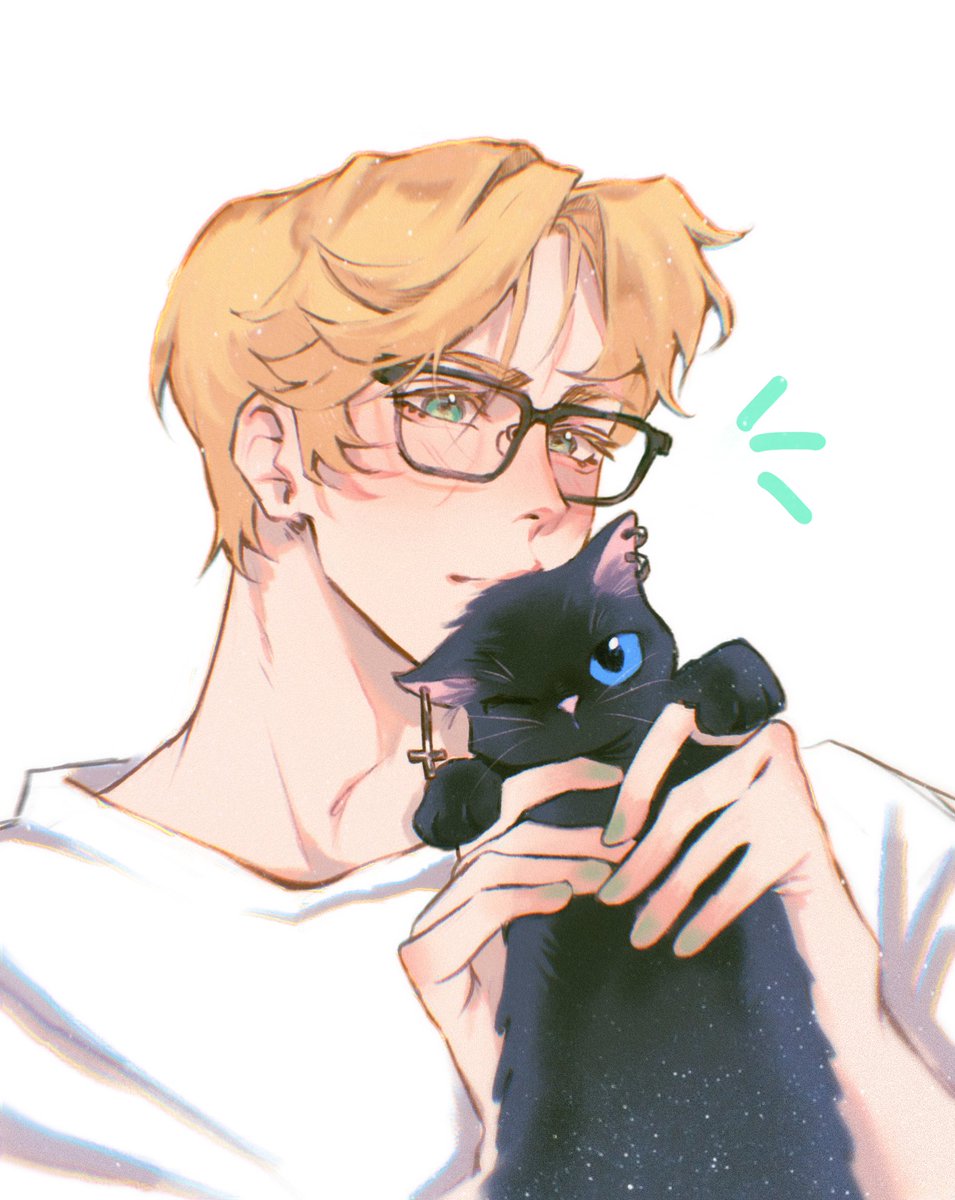 Melon_rosesx's tweet photo. His favourite cat💚✨️ https://t.co/gdct8BV0oR