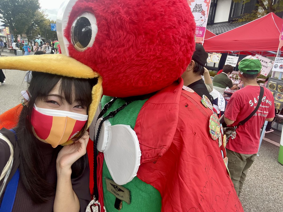 yufu_0708's tweet photo. 私がアイドルだってこと、思い出してくれたら嬉しいな(ﾟωﾟ)
#ご当地キャラの日 https://t.co/dXKiASEvd3
