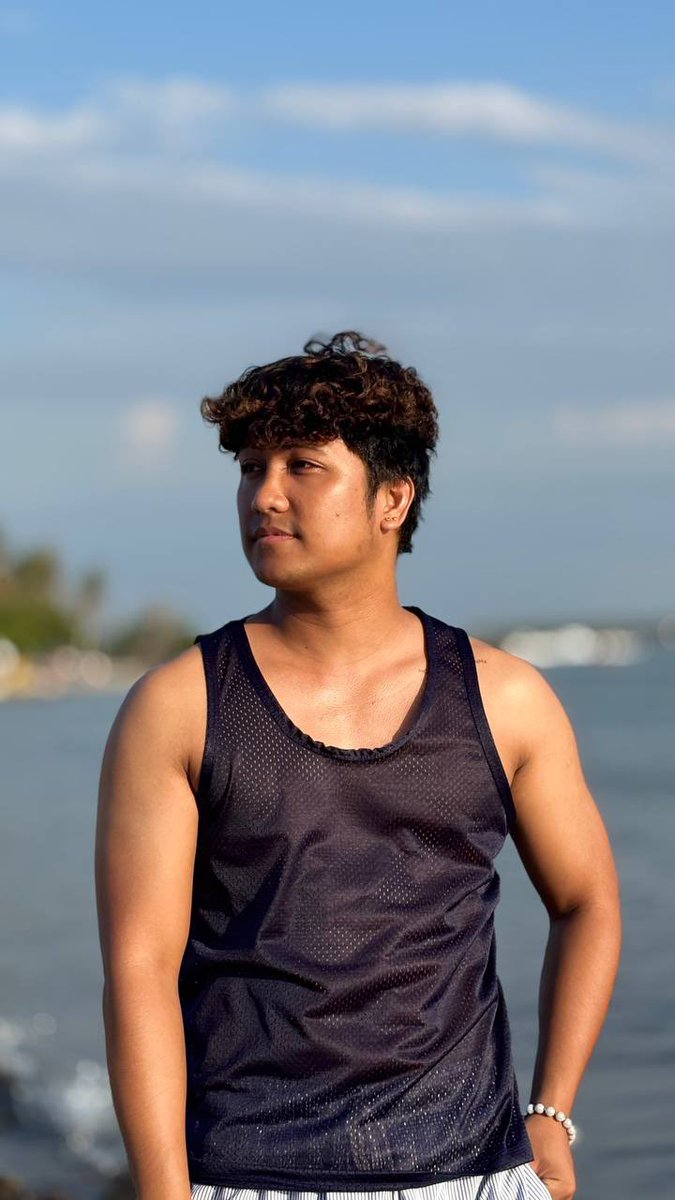 SaggiBaby_'s tweet photo. Woke up where the waves say good morning. https://t.co/3kKne3W7zk