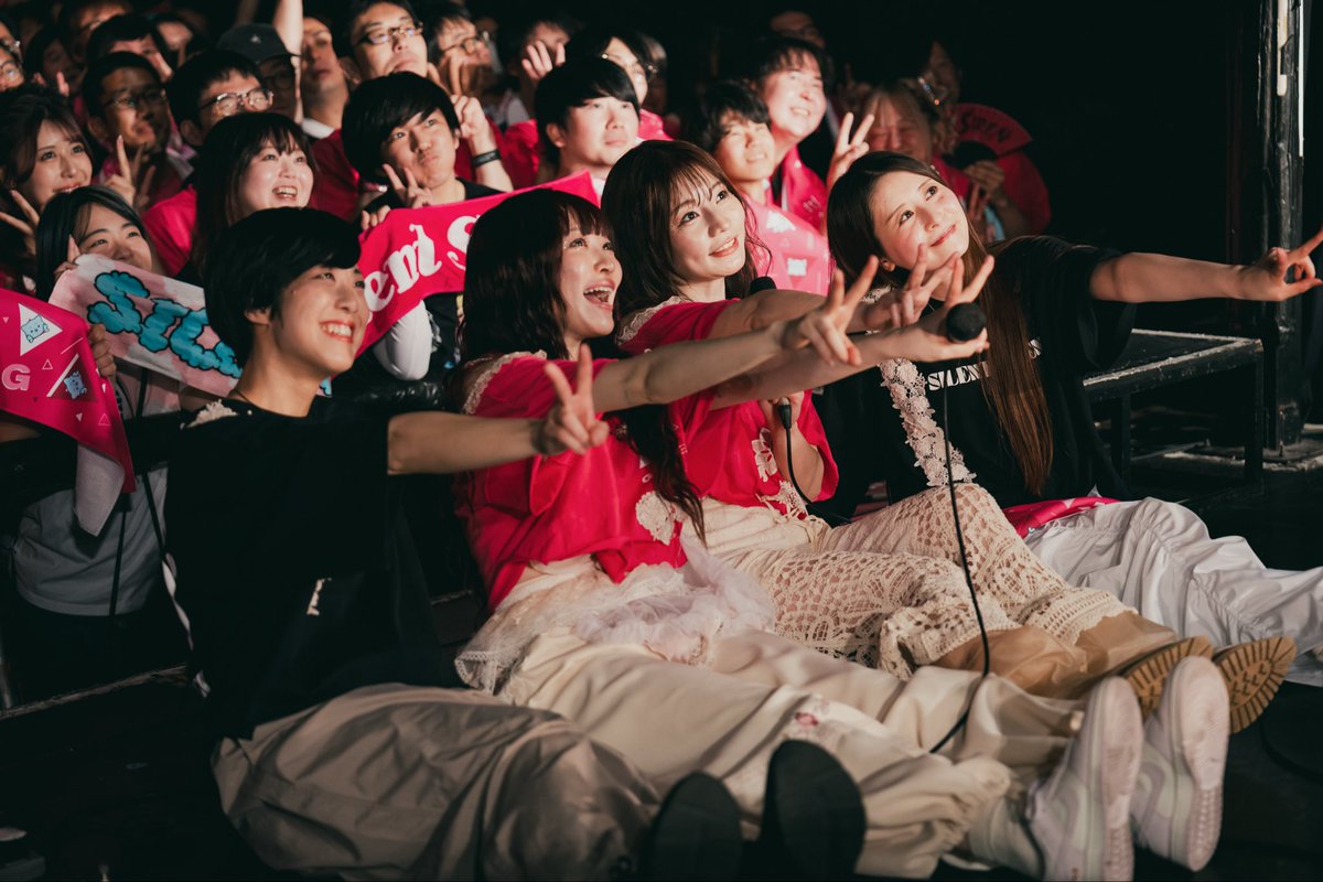 aina0703's tweet photo. "TRIANGLE" TOUR 柏PALOOZA公演ありがとうございました🥰
ツアー3本目は5月16日(土)大阪公演 Banana Hall！！
sold outありがとうございます👏🏻今のステージを全力で楽しもうね☺️✨

📷 @okkytree 

#SILENTSIREN #サイサイ #TRIANGLEツアー https://t.co/gGbbjHLATG