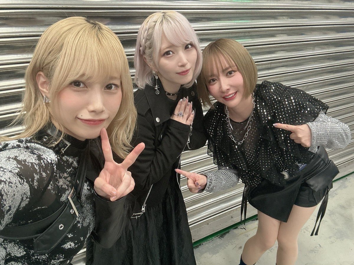 藍井エイル(Eir Aoi) tweet media