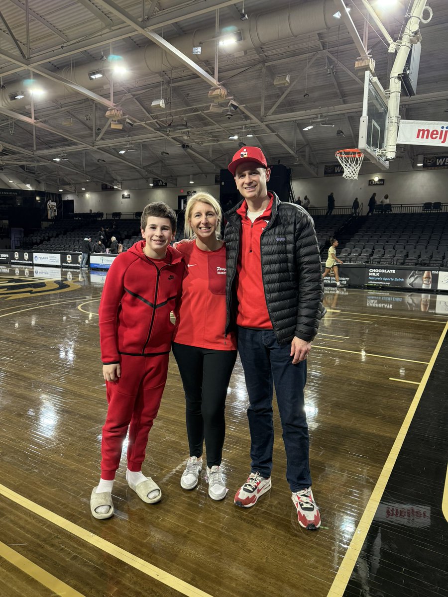 DrewJackson40's tweet photo. Happy Mother’s Day to our super mom @CoachJackson21!! Somehow, even when life is crazy, she still manages to be there for everyone and pours out so much love in our house. We love you!! https://t.co/vmOlO9dAHD