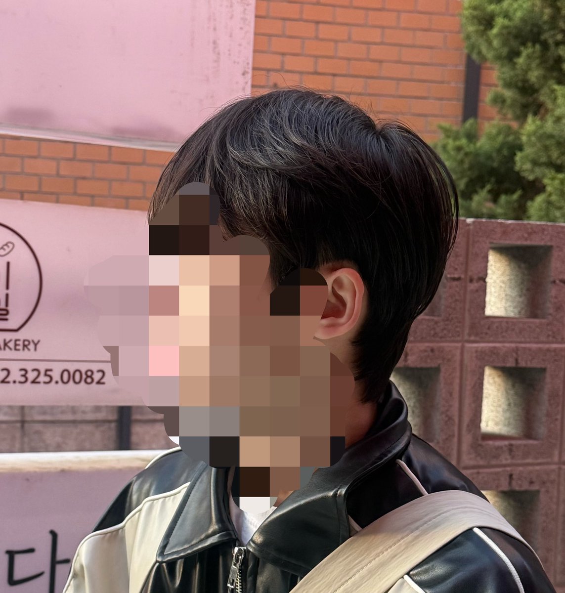Wind_T_Ru's tweet photo. 슬슬 더워지고 머리도 이정도면 길러볼만큼 길러본거 같아서 1년 만에 장발 하차했는데 알바하는 곳에서 같이 일하는 세 분 다 자른게 훨씬 낫다고 해따 https://t.co/qFCbwyOWG4