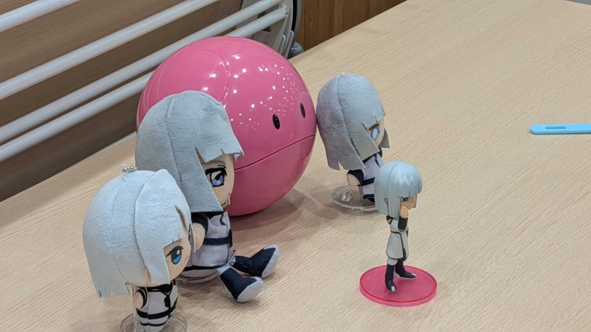 CosmicEraChoir's tweet photo. 隊員の練習を見守るイザーク中佐
身が引き締まる・・・！ https://t.co/GFy12gKCLb