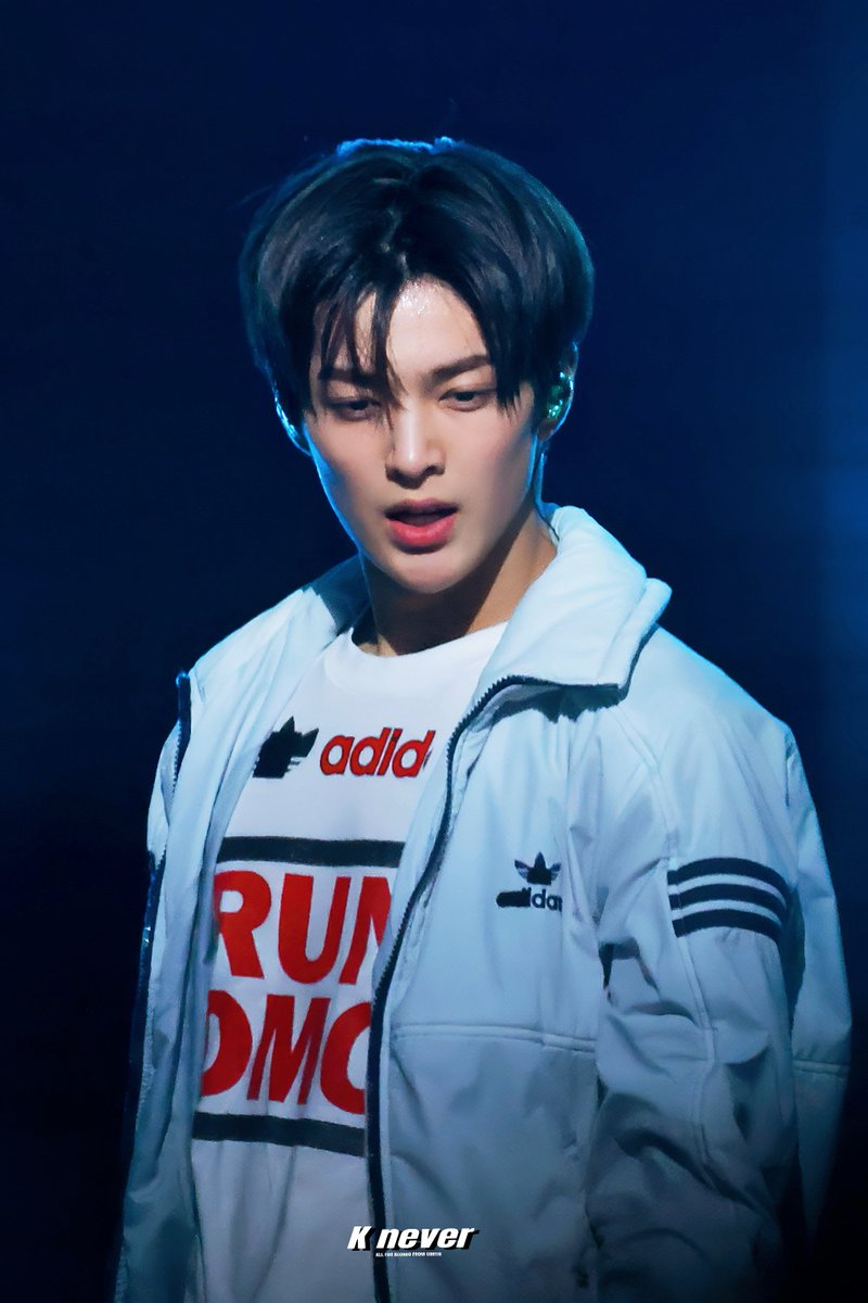 Knever tweet media