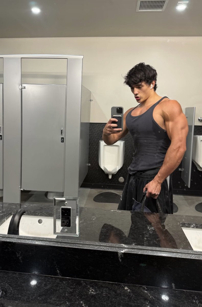 gabe tweet media
