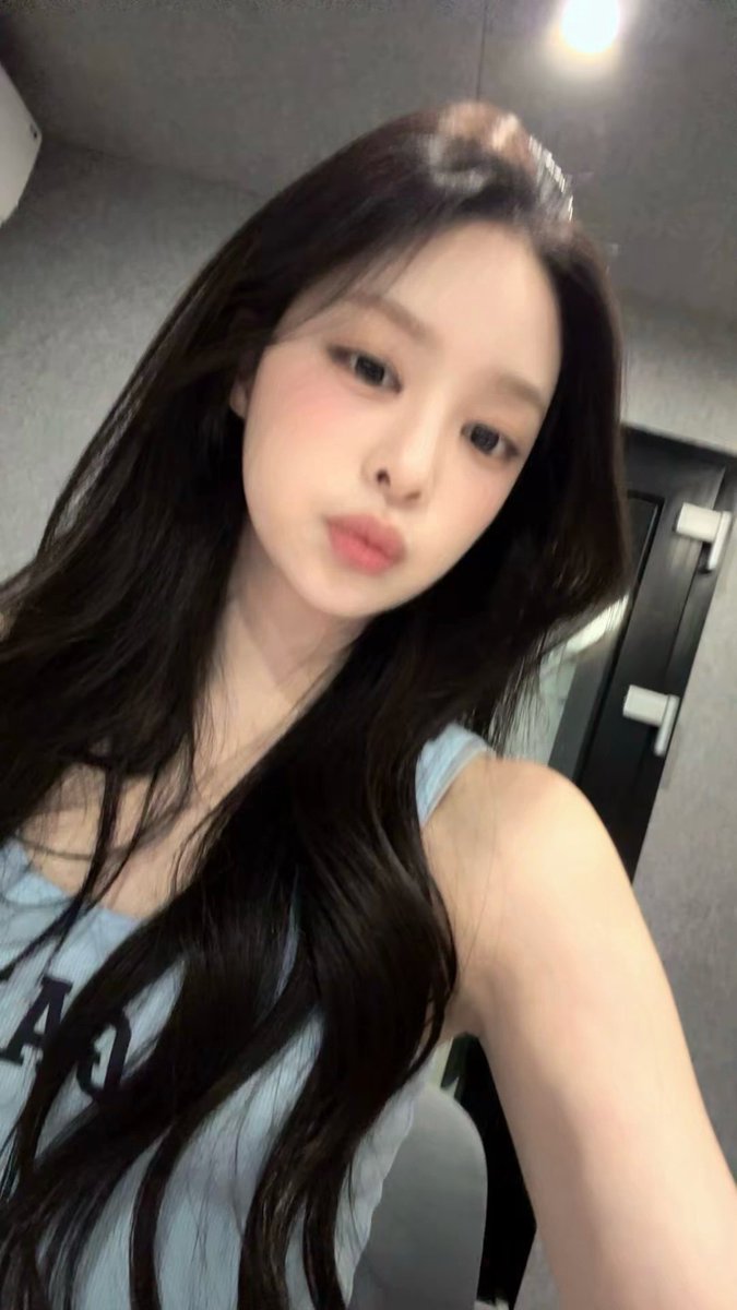 AtHeartingBase's tweet photo. 260511 | fromm

#AtHeart #앳하트 #NAHYUN #나현 #햄복햄킥 https://t.co/z0MMXK6OB9