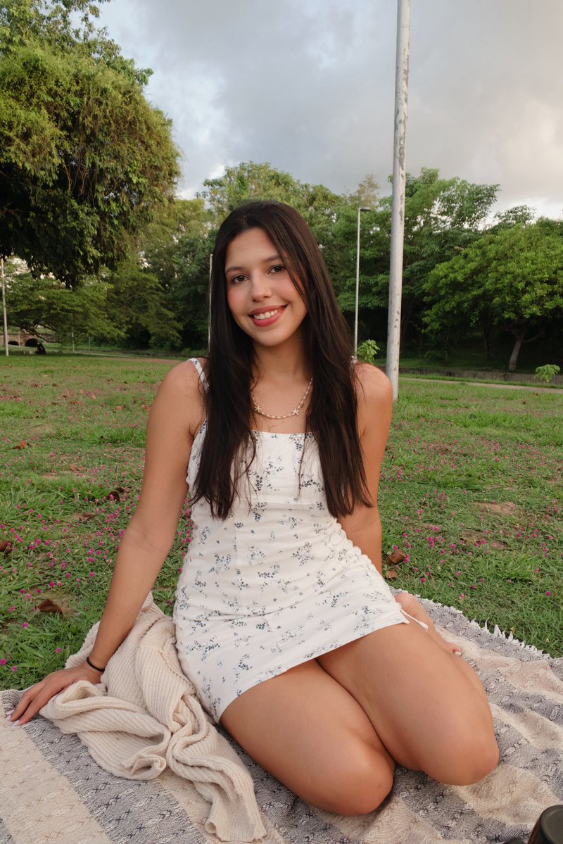 laura tweet media