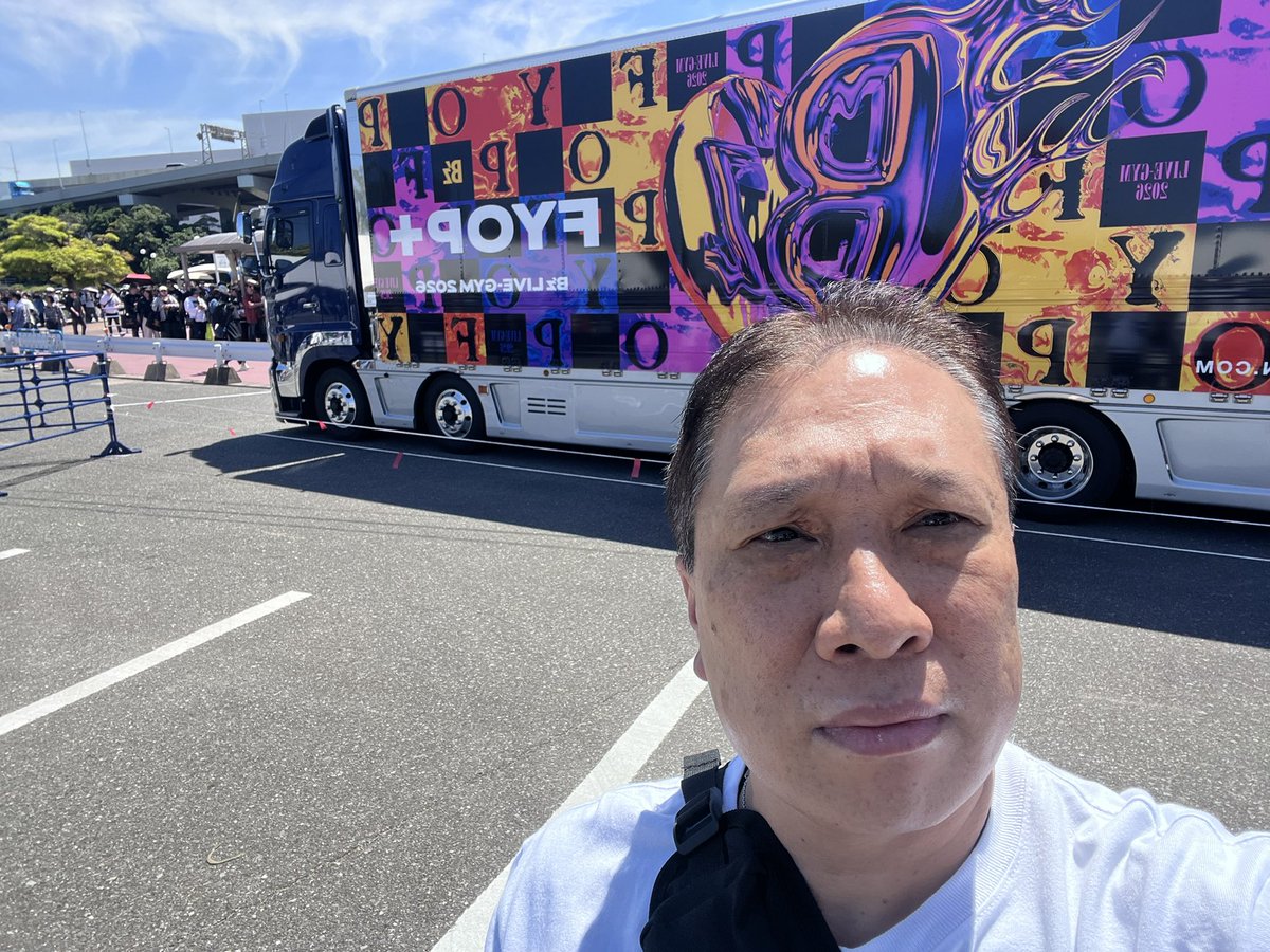 25nsIwakei's tweet photo. 週末はB'z LIVEGYM FYOP+2026へ参戦
今回は1dayのみの参戦でした😭😭
B'z バンドメンバーの圧巻のパフォーマンスにココロが揺れて興奮してました😅😅
途中でマイク🎤トラブルはあるは、資さんうどんの名前はでるは　今回も忘れられないLIVEになりました。
充実の週末でした😅😅
#B'z
#LIVEGYMFYOP+2026 https://t.co/5Bda0MqMCD