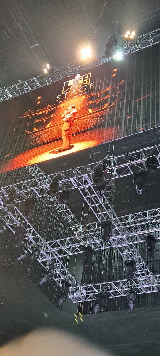 SSanpo's tweet photo. 週末は横浜でLIFE!ON STAGE 😄
ウッチャンの活動力に感動、
大好きな、生シソンヌじろう様流石の演技力に大爆笑でした🥰 https://t.co/oPTcwwpNwk
