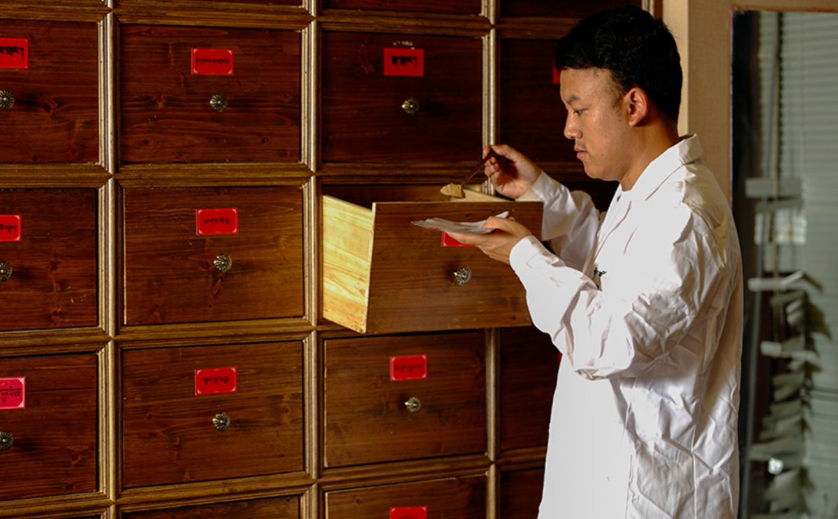 WRCACLimited's tweet photo. World’s Outstanding Multi-Generational Tibetan Medical Family

Nearly 300 years. 8 generations. One unbroken medical legacy.

The Dongca Tibetan Medical Family in Tibet, China, has preserved traditional Tibetan medicine through direct father-to-son succession since 1715. https://t.co/abrvYXr47w