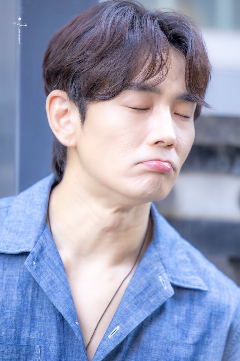 attheskyfall's tweet photo. 260510 비스티

#온주완 배우님

에이스 애교 쩔어 https://t.co/YsiGpuk3BM